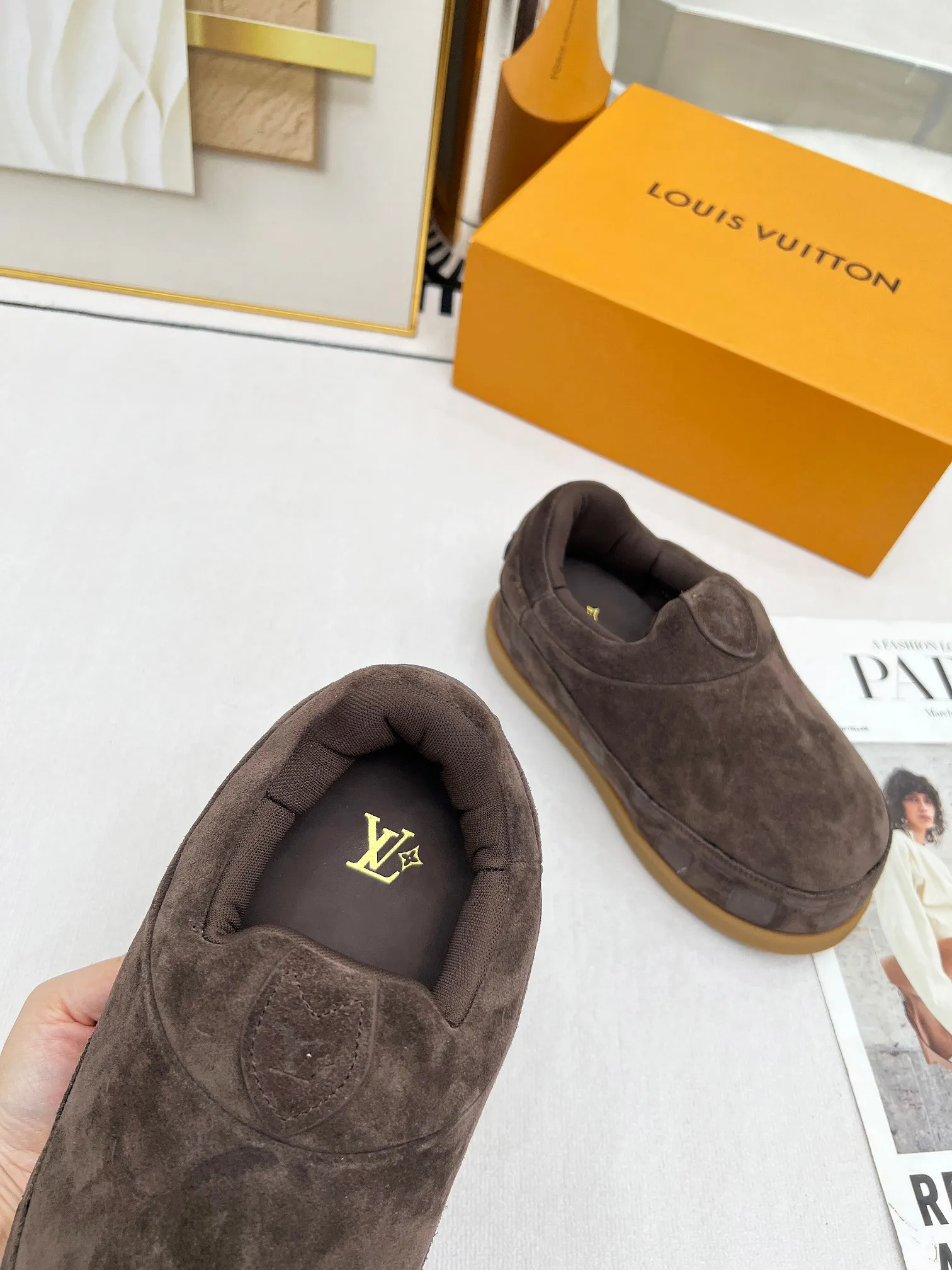 Factory direct sales p660🐘🐘Women's shoes, women's clothing louis vuitton (Louis Vuitton/lv)🔍Autumn and winter~Ugly little chubby, new shoe type YETI🔥🔥🔥🔥 Super street style bread shoes are here! ! ! Chubby is so cute~💞 What a great tool for showing off slim legs! The inner height is increased by 5 cm, the legs are longer and thinner, and the beef tendon bottom is super comfortable, suitable for couples 💞💞💞💞 Fabric: imported high mercerized ox velvet embossed craftsmanship Number of yards: 35-45 yards (46🉑custom-made, non-returnable)